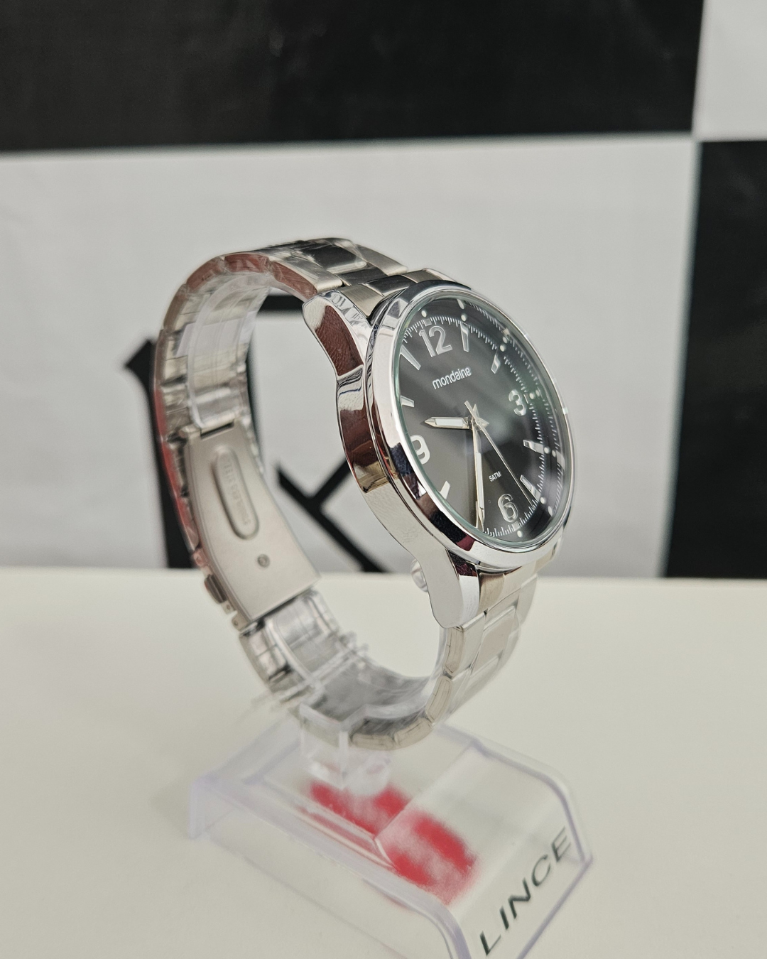 Relógio Masculino Prata e Mostrador Preto Analógico